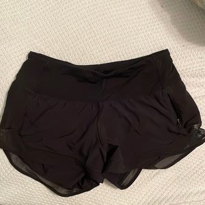 Lulu lemon black low rise hotty-hot shorts 2.5inch